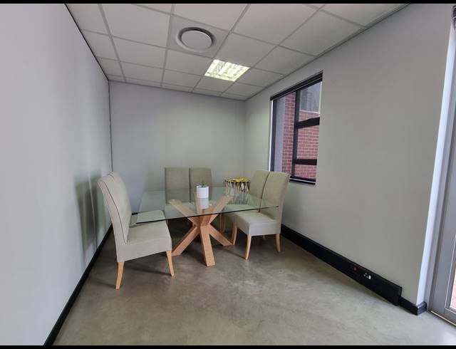 585M² OFFICE FOR SALE IN LONEHILL